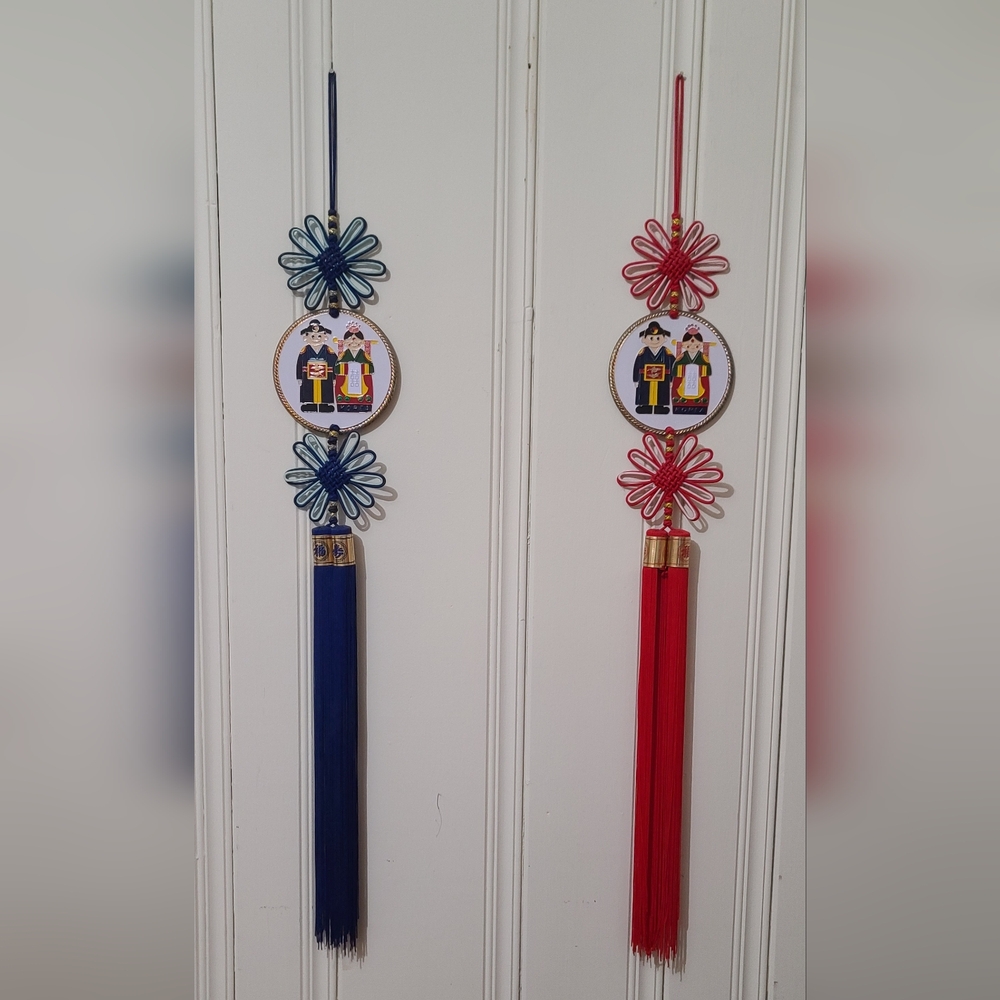 Japanese Style Decorative Medallion Tassels in Red and Blue